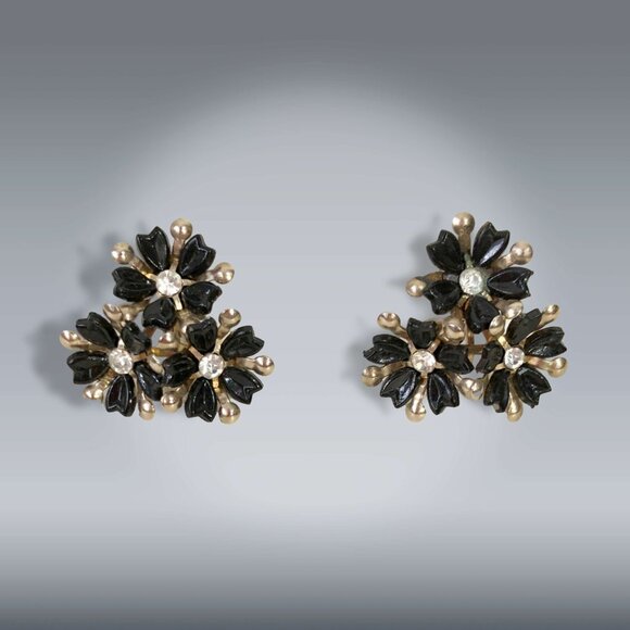 VINTAGE 50s Black Flower Trio Clip on Earrings Enamel and Gold Metal - Picture 2 of 7